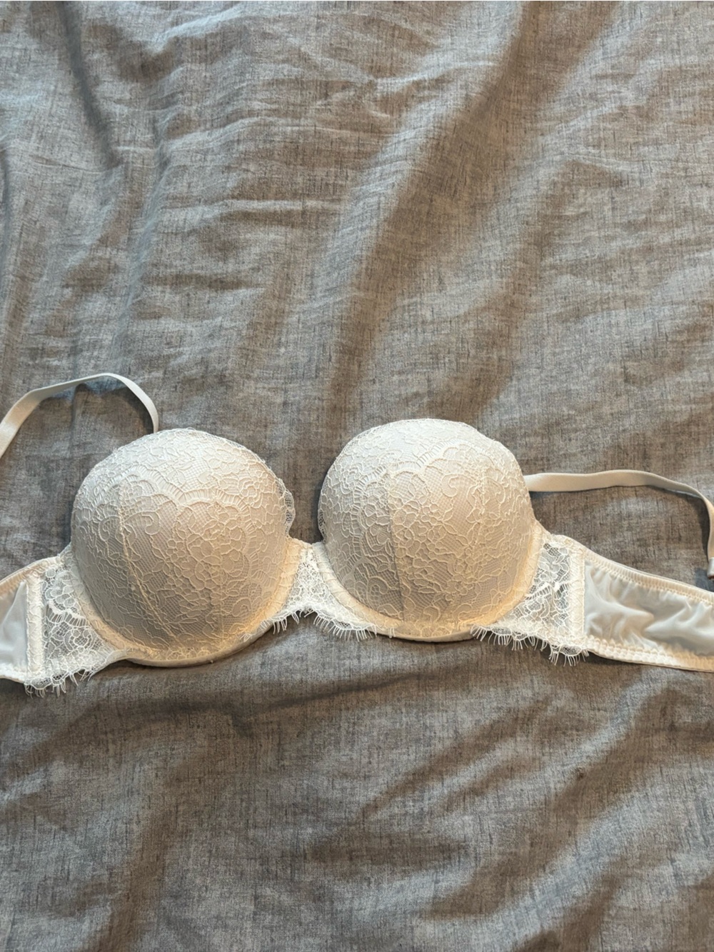 Victoria's Secret Cream Lace Strapless Push-Up Bra